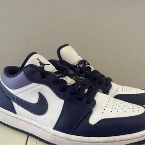 WMNS AIR JORDAN 1 LOW. Size 8, only worn a few times